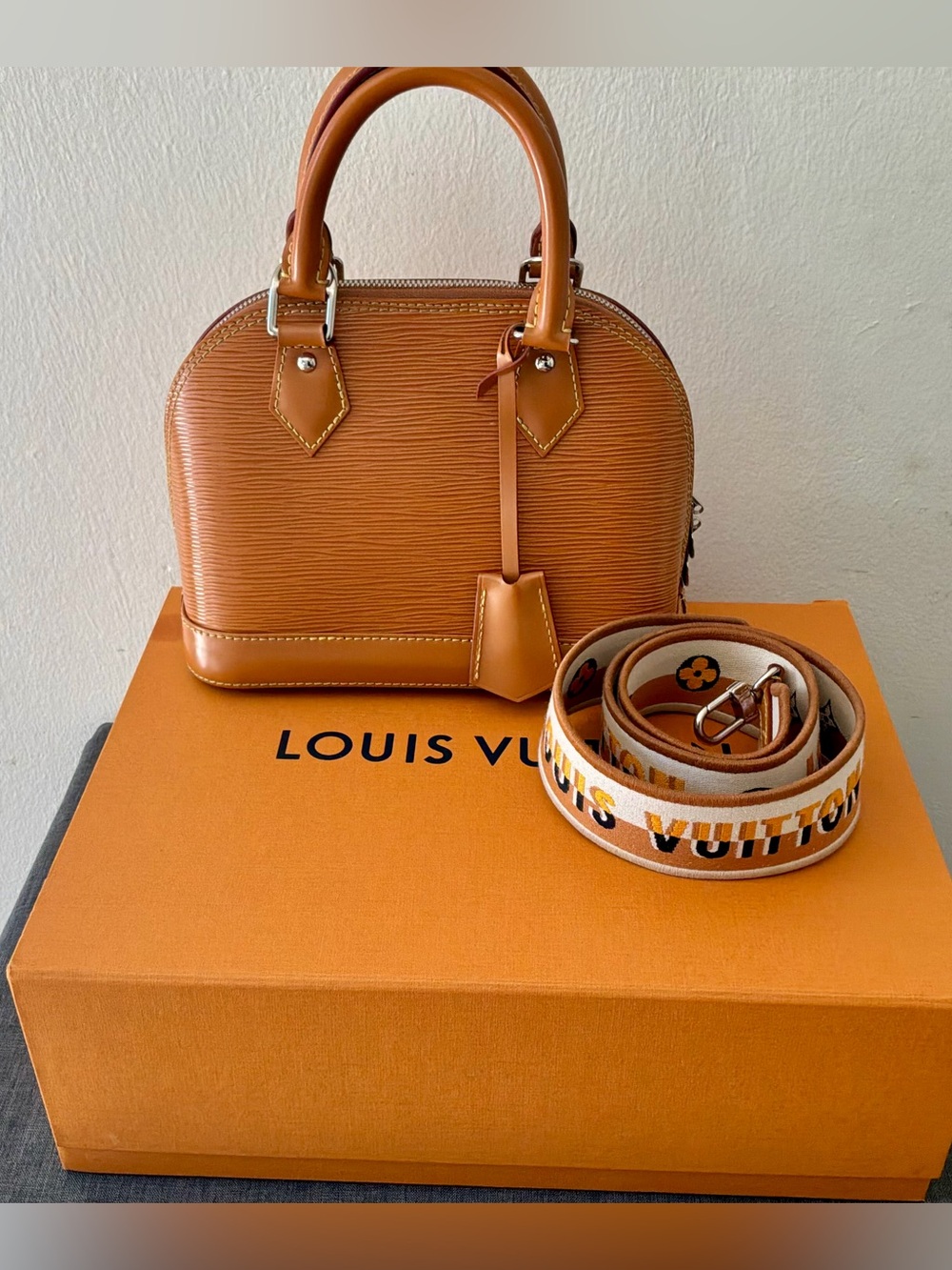 Louis Vuitton
Epi Leather Alma BB